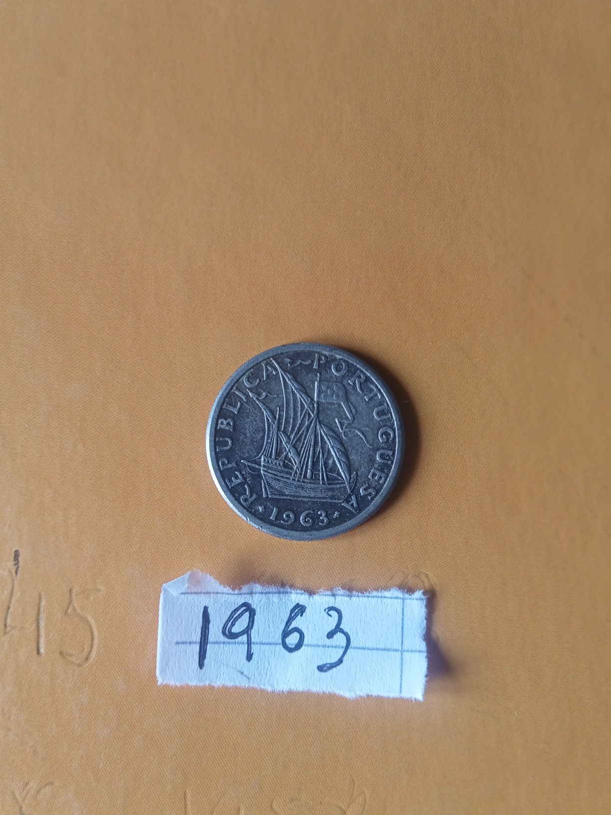 Moeda  2.50 aescudos