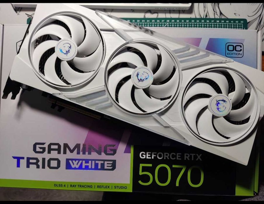 Відеокарта MSI GeForce RTX 5070 Gaming Trio White