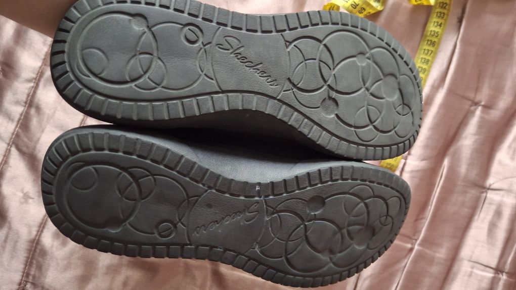 Сліпони  Sketchers