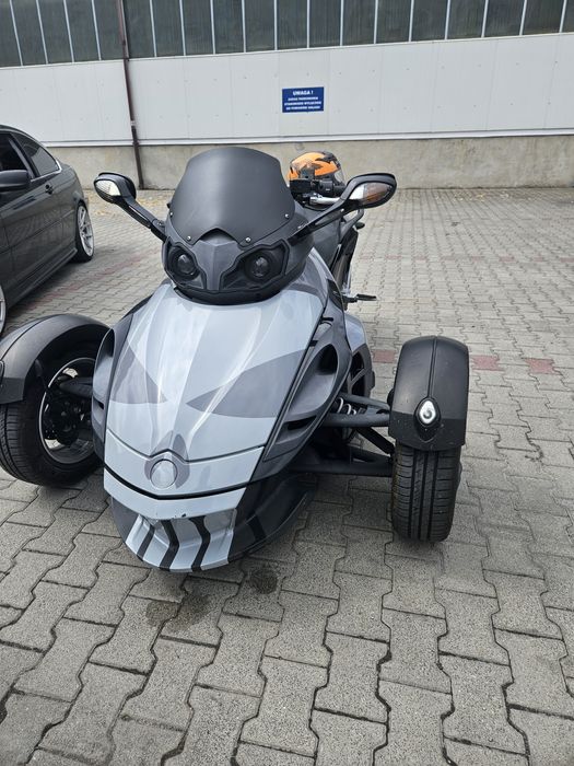 Can-am spyder (ryker, trojkolowiec) 1000.cm