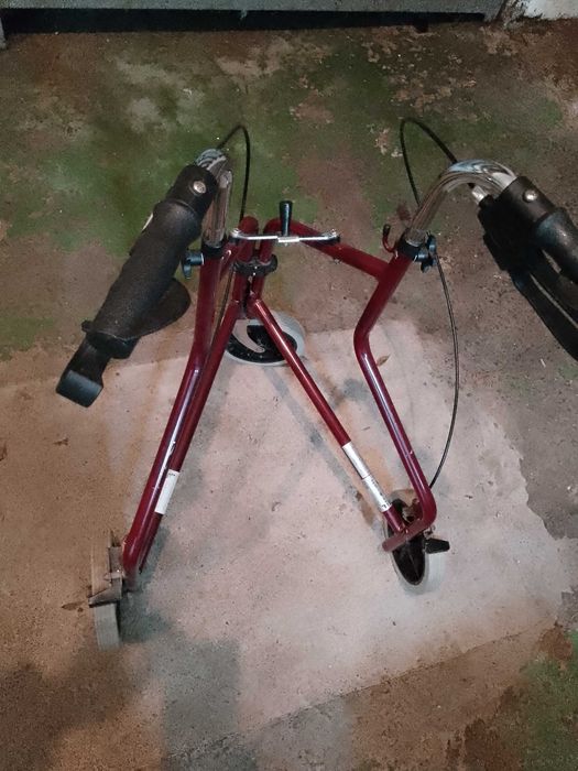 Продам ходунки Ролатор для взрослых.