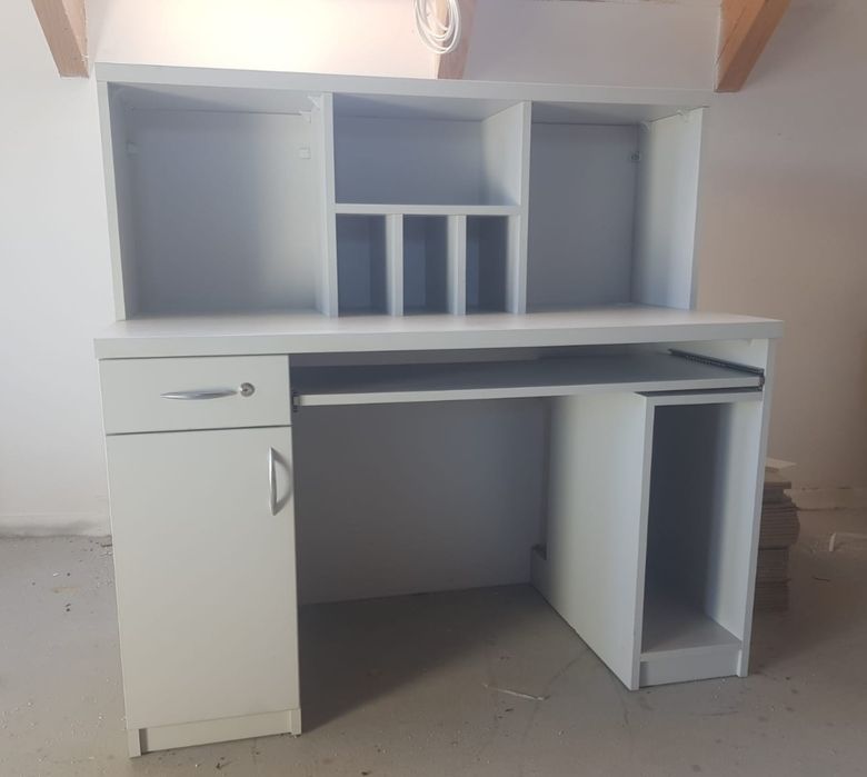 Mebel biurowy, biurko z nadstawką