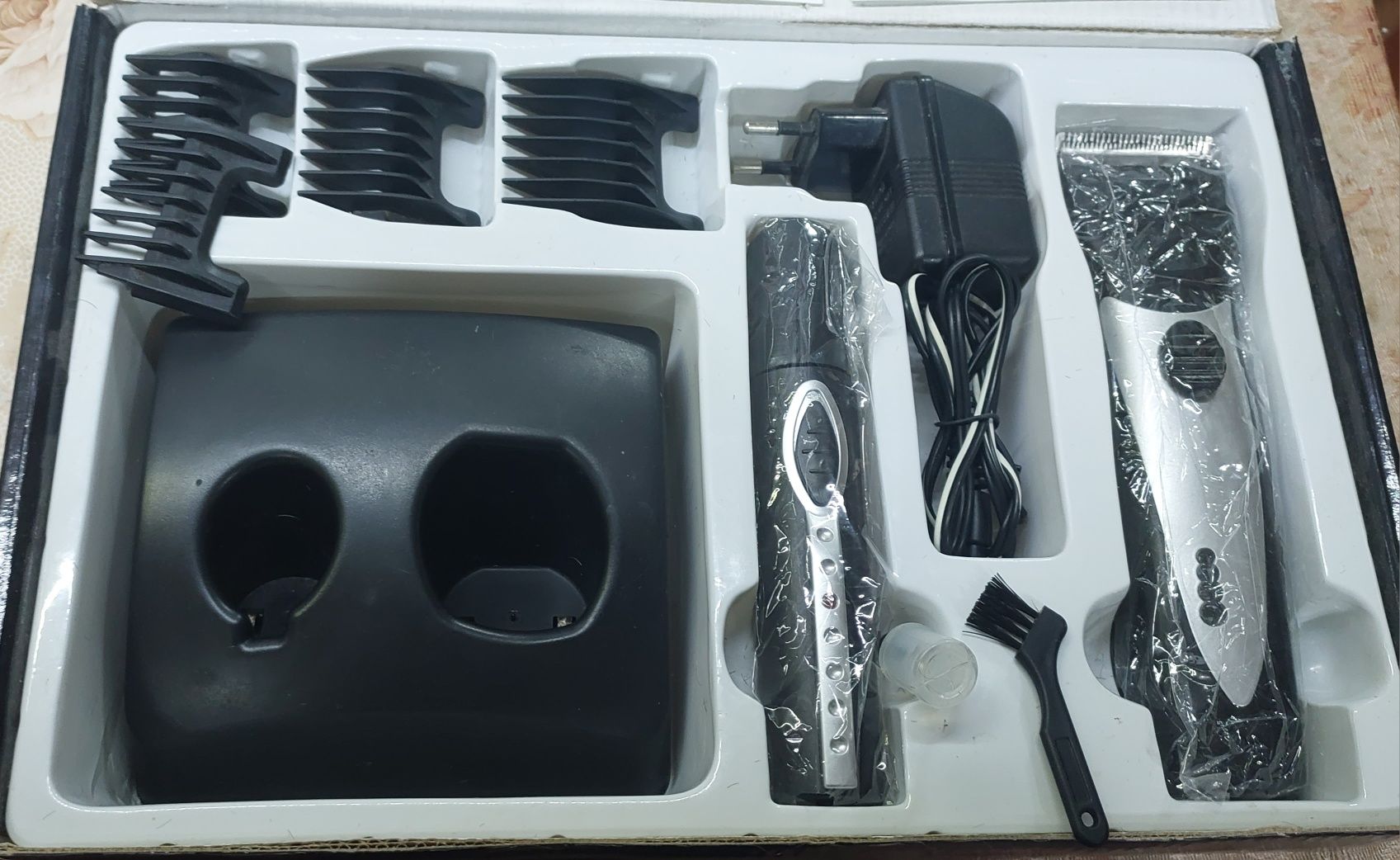 Продам машинку для стрижки с триммером Straus ST 101 professional