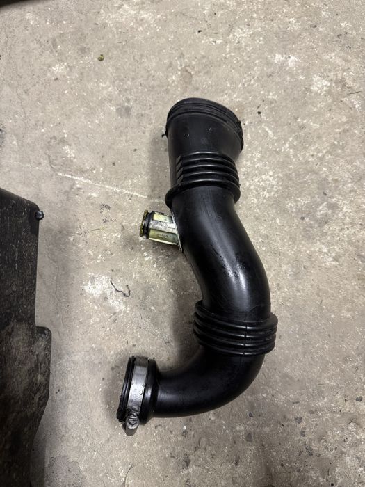 Патрубок Інтеркулера Берлінго/Партнер 1.6HDI /C2/C3/C4 Пежо /206/207