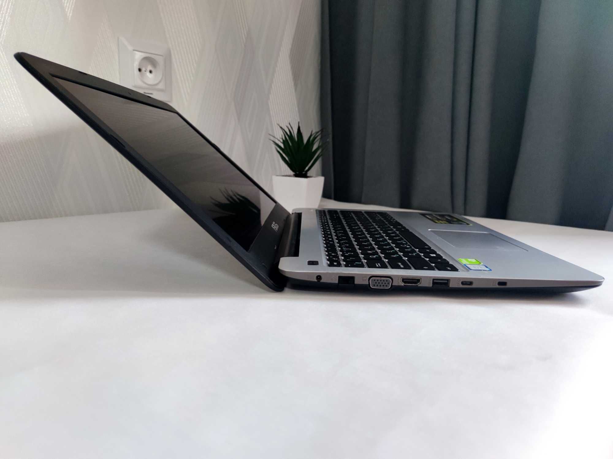 Игровой Asus 15.6 FHD| Geforce 940MX 2GB| 8DDR4|SSD120+1TB HDD|i3 7Gen