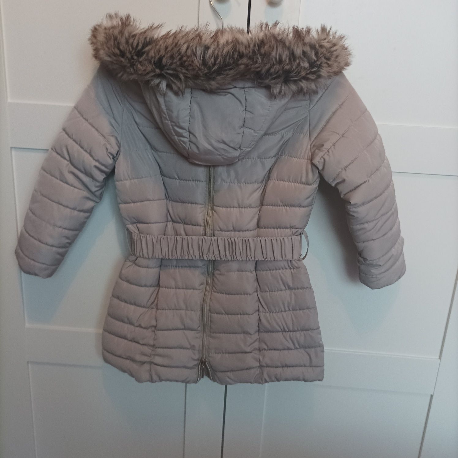 Zimowa kurtka dla dziewczynki. Rozmiar 116. Reserved