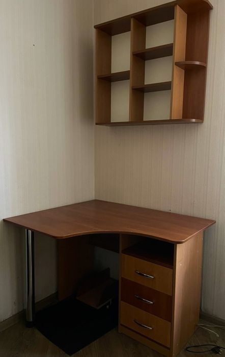 Продамо набір з чотирьх меблів