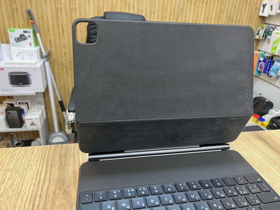 Клавиатура Magic Keyboard для iPad Pro 12.9