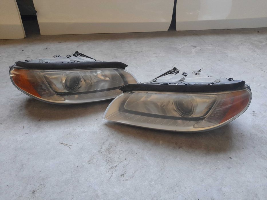 VOLVO V70 III S80 II - Lampa  Lewa  prawa  Xenon  EU 07