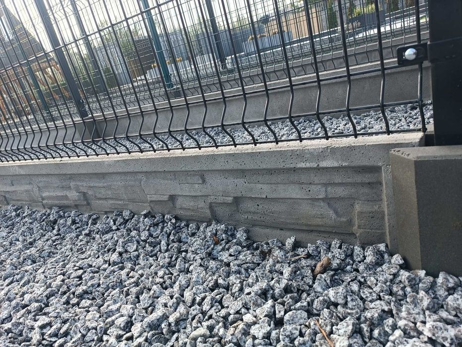 Panel Ogrodzeniowy 3D OC+RAL fi4mm h=1230mm+ podmurówka Komplet