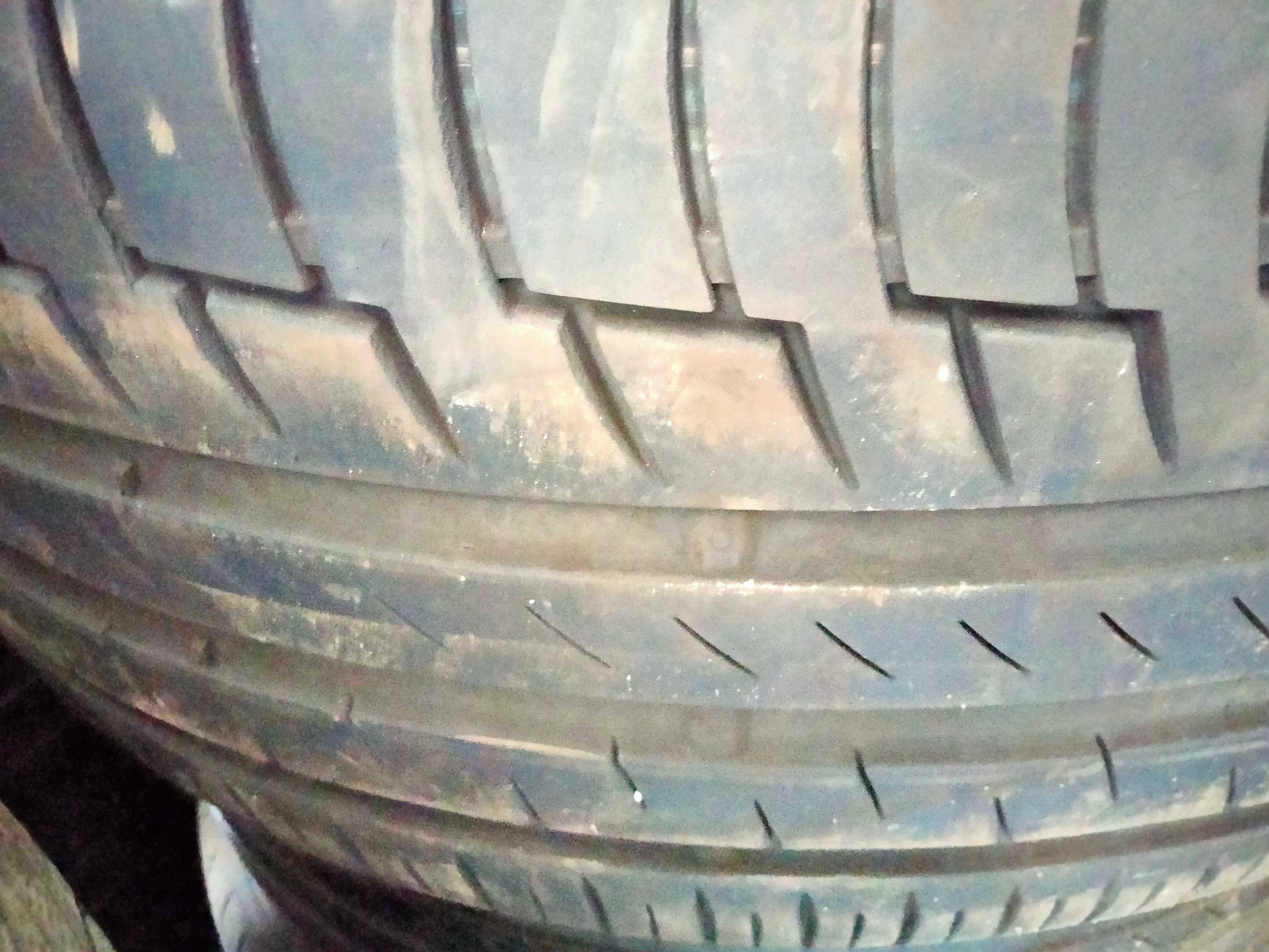 255 45R20 Continental