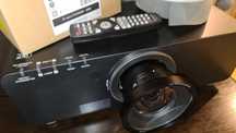 Projector Panasonic PT-DZ770ELK + 2 lentes
