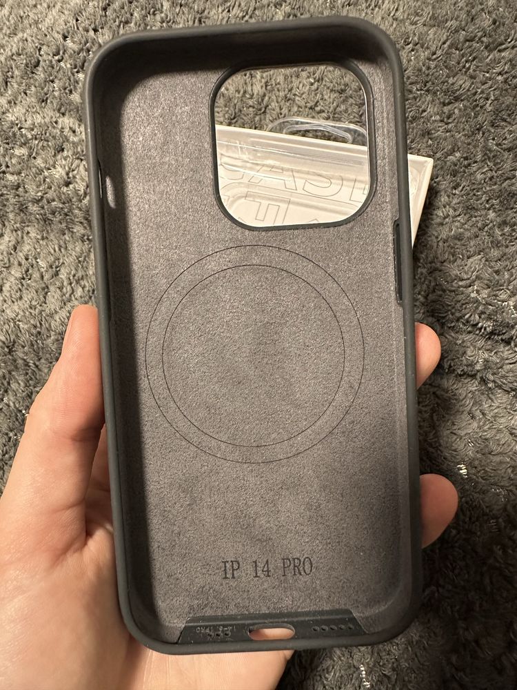 Чехол на iPhone 14 pro