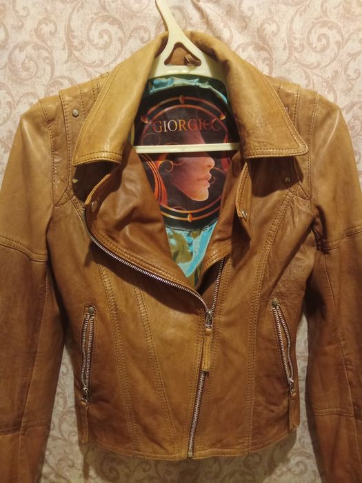 Шкіряні куртки жіночі