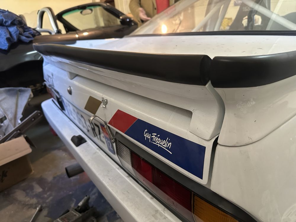 Vendo spoiler original Opel Manta 400 - em borracha