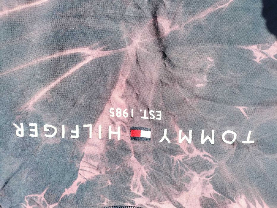 Оверсайз свитшот Tommy Hilfiger.