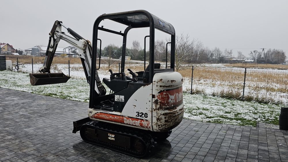 Minikoparka Bobcat 320