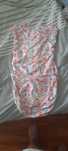 vestido justo com flores
