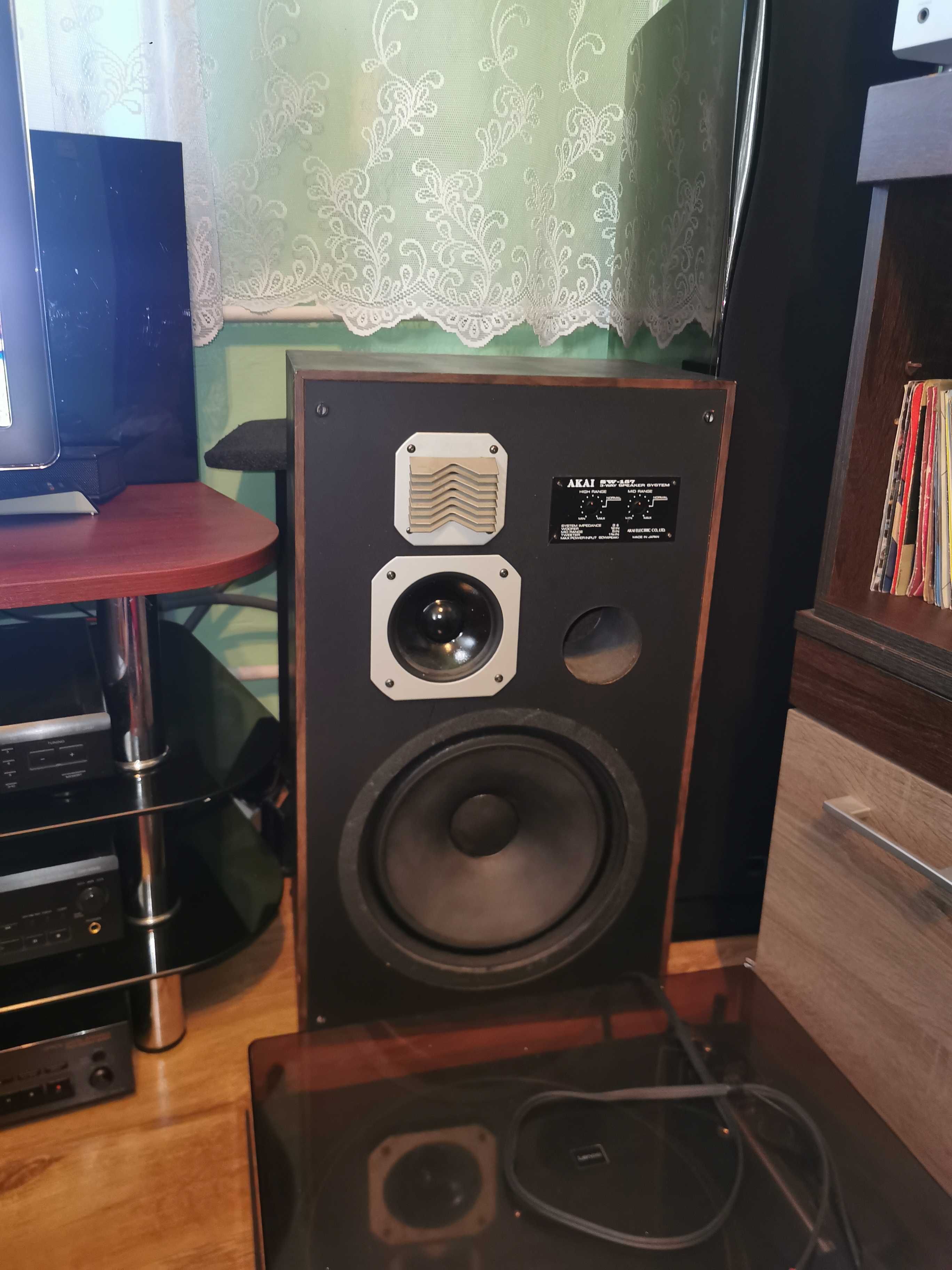 Akai SW - 157 kolumny 3 Way Speakers