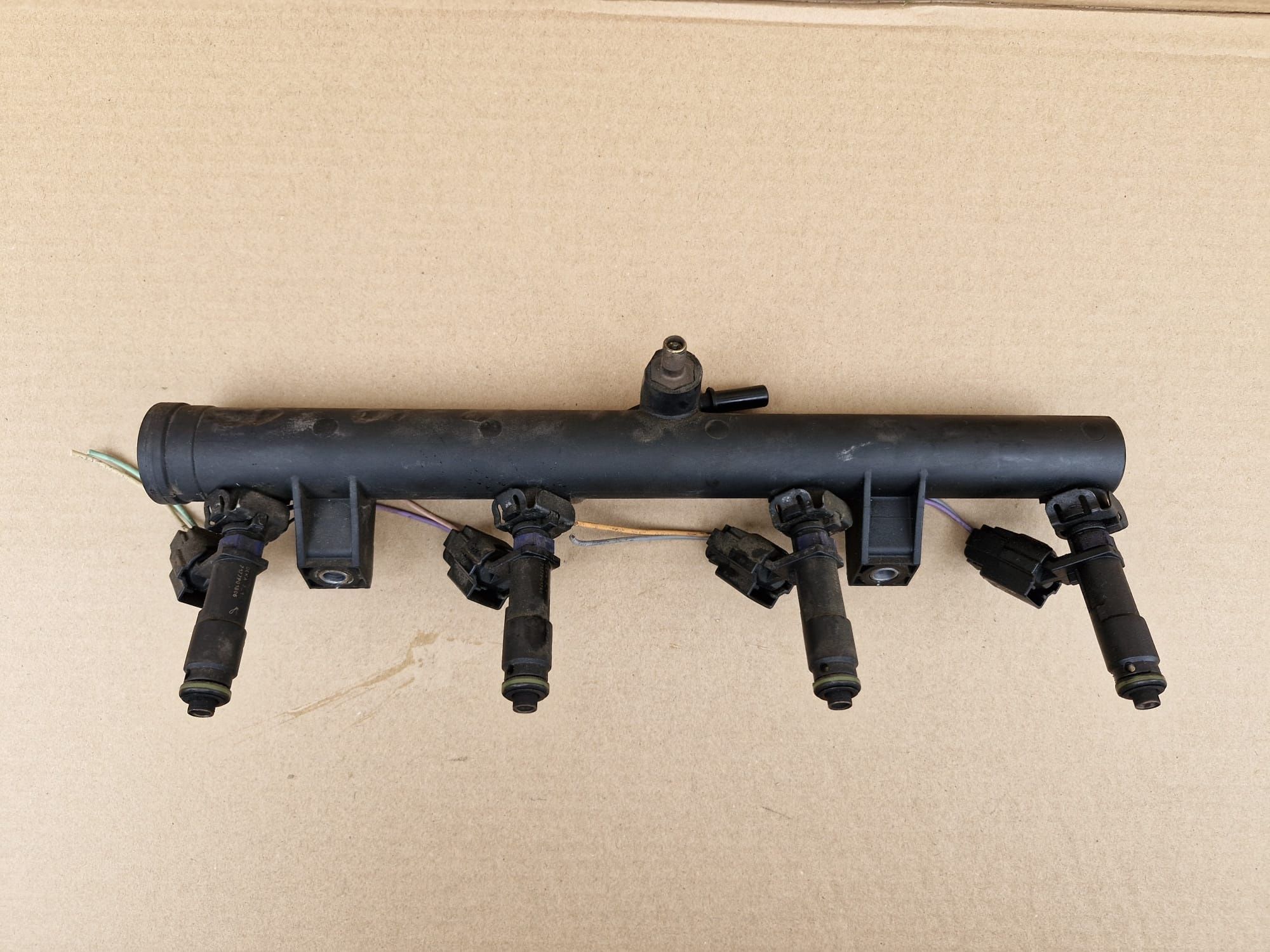 Listwa Wtryskowa 1.8/2.0*16v Citroen C4 Picasso 1 I/Peugeot