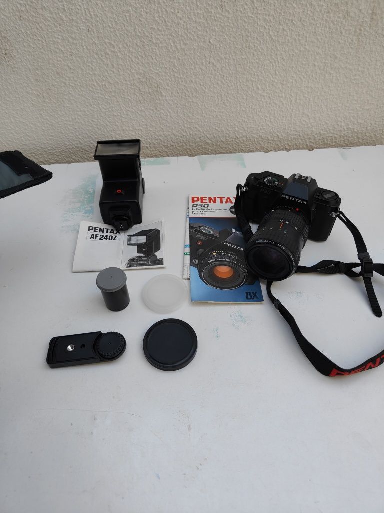 Pentax P30 + Lente Takumar-A Zoom 28-80mm + Flash AF240Z