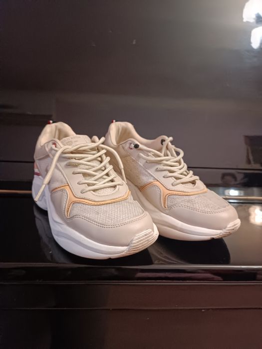 Продам оригінальні кросівки фірми Polo розмір 39