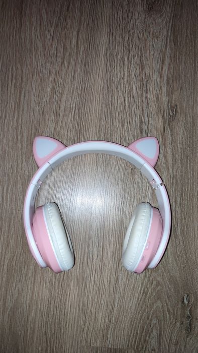 Słuchawki bezprzewodowe świecące