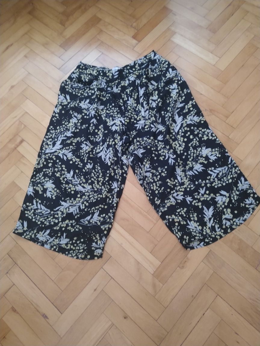 Spodnie 3/4 z szeroką nogawką 44 /46