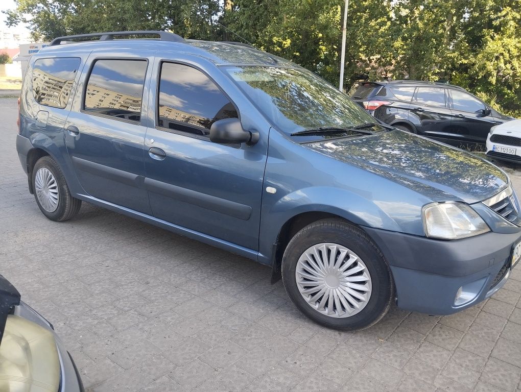 Продам Dacia Logan MCV,7-міст,1,6 MPi