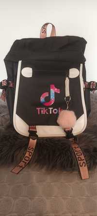 Plecak szkolny Tik- Tok z kablem USB  i słuchawki