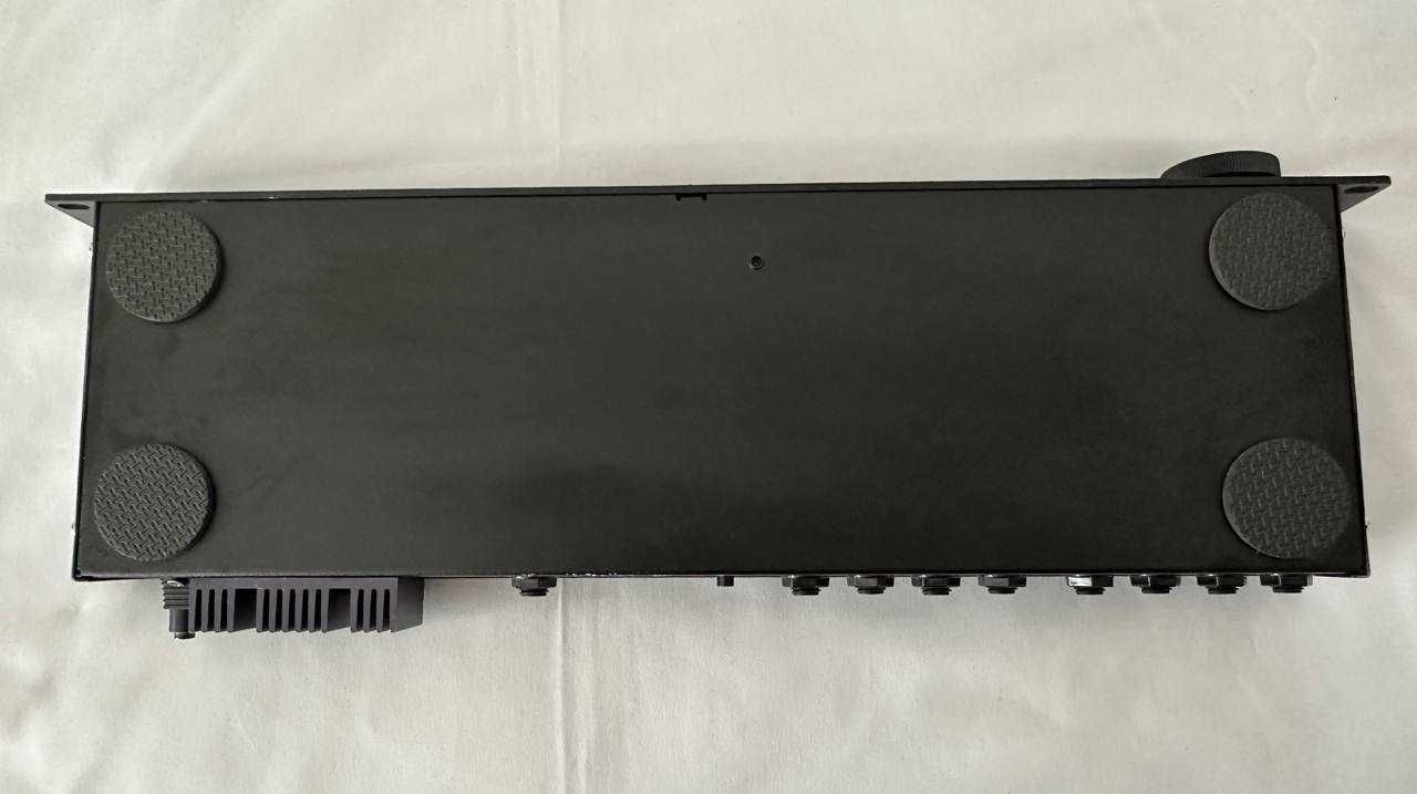 Digitech Studio Quad– Procesor efektów wielozadaniowy 4xStereo FX Rack