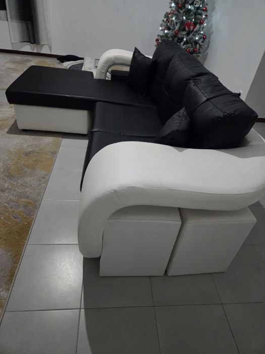 Sofá preto e branco