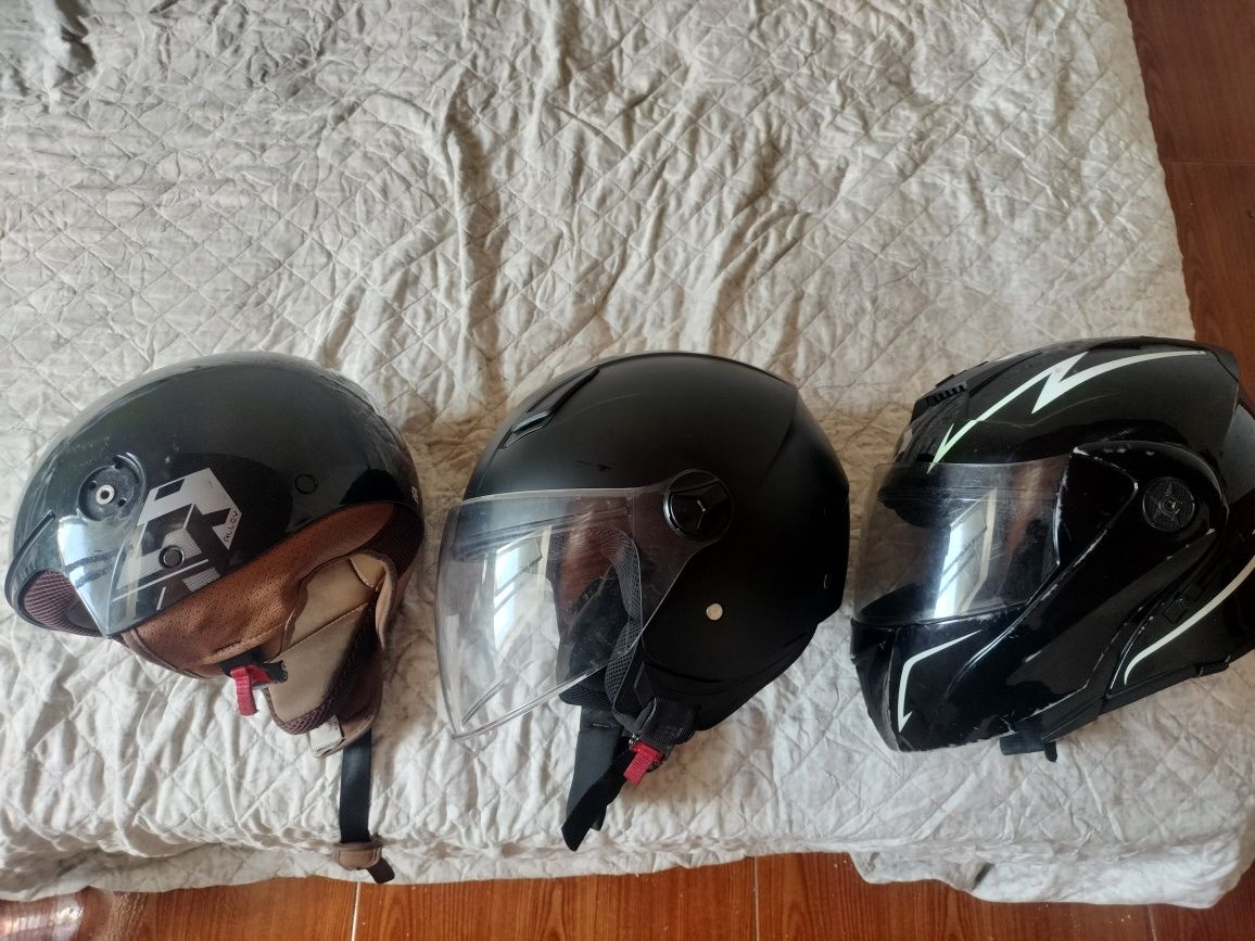 capacete size L e uma CMS size M