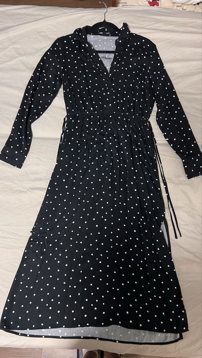 Сукня довжина міді