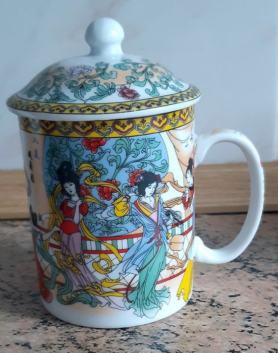 Чашка фарфоровая чайная, кофейная