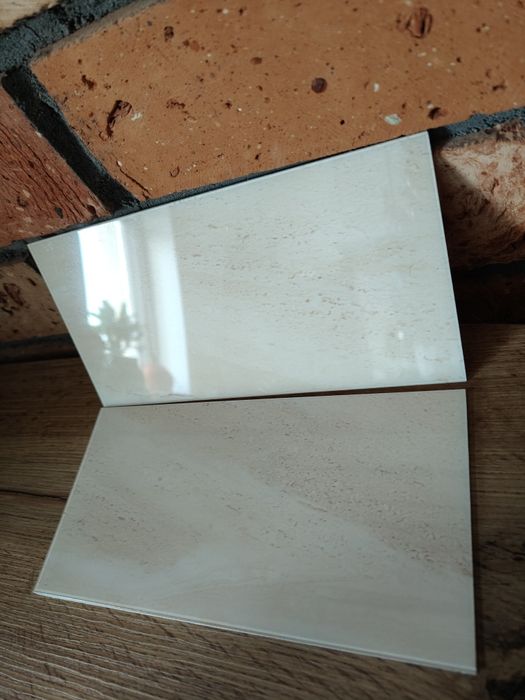 Samoprzylepne płytki ścienne imitujące marmur 23 szt.