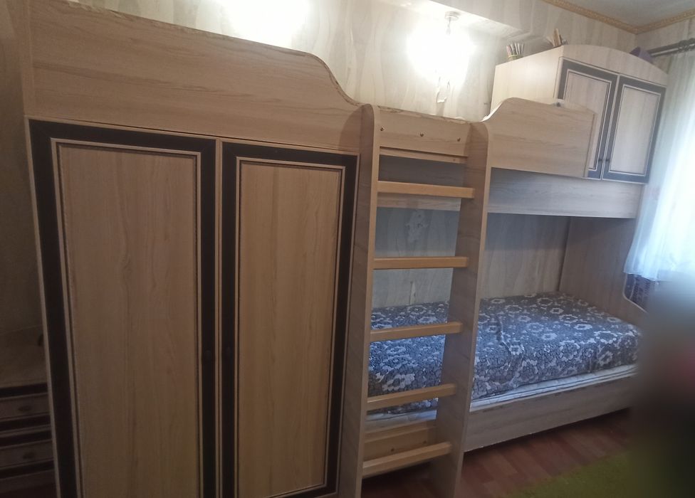 Двоповерхове ліжко