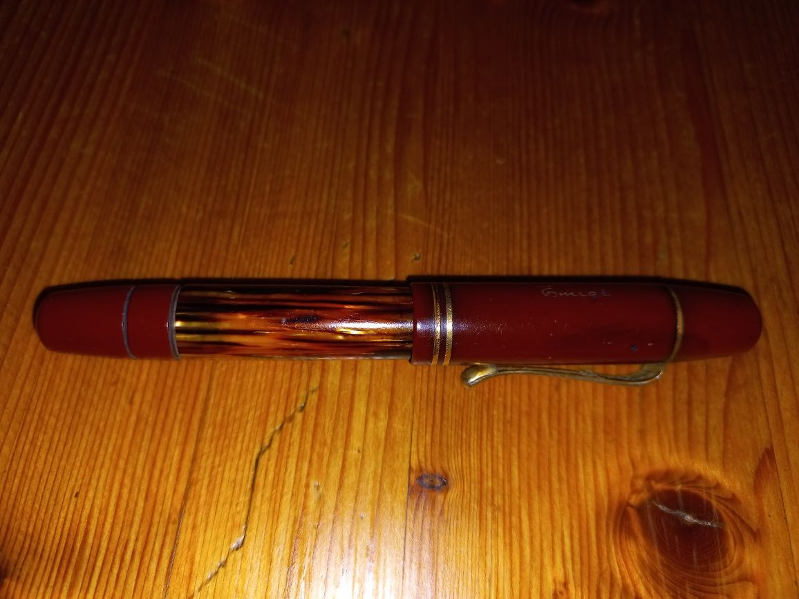 Caneta pelikan emegê