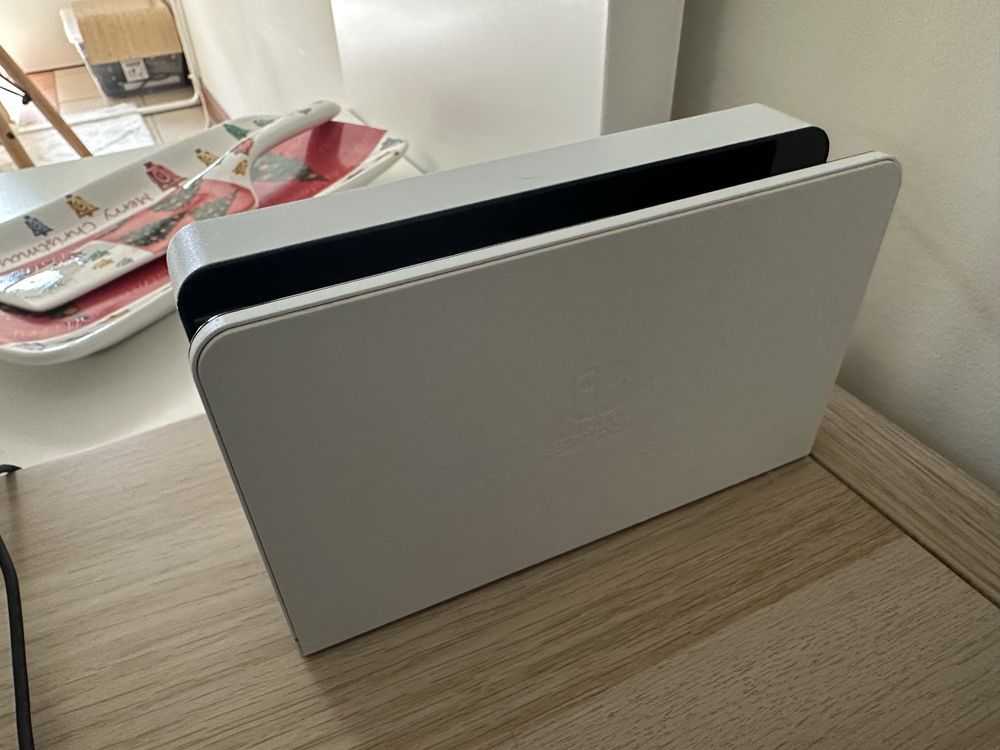 Vendo Nintendo Switch OLED + 2 comandos