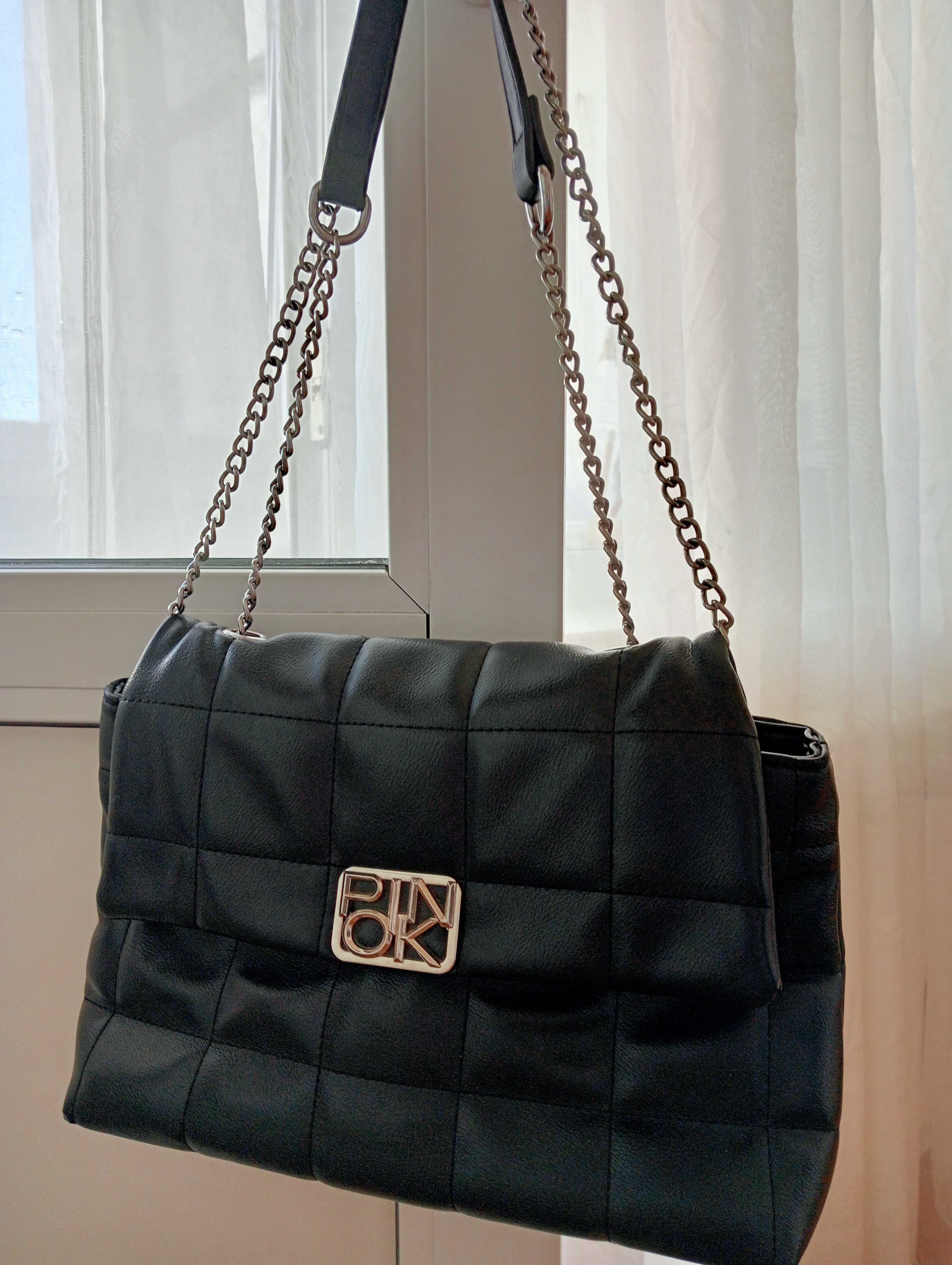 Жіноча чорна сумка з подвійним ремінцем