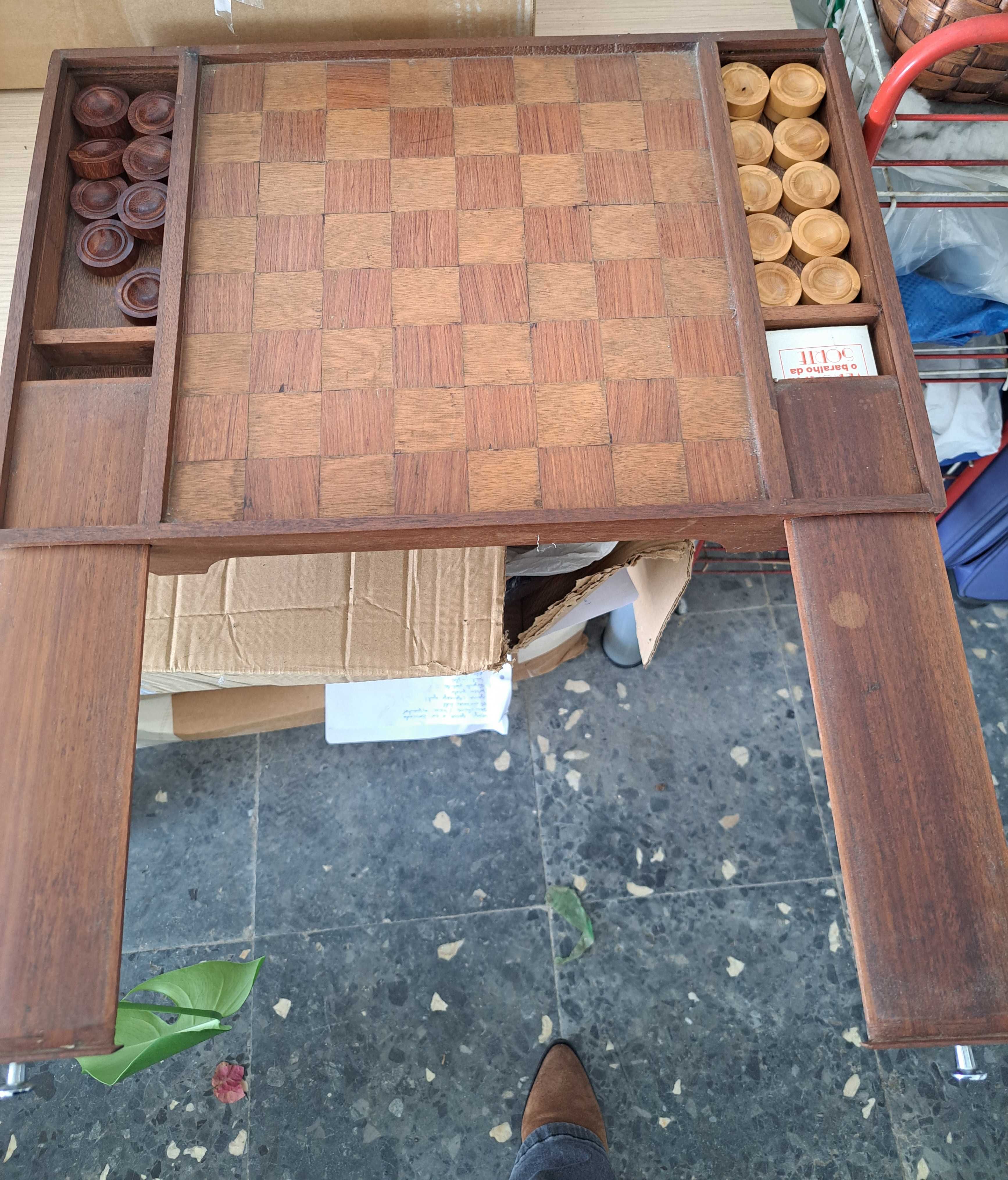 Mesa de Apoio em Mogno/ Quadro /Tabuleiro de Jogos