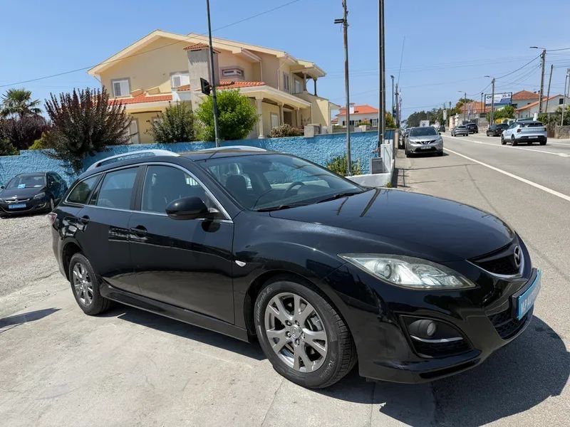 Automóvel Mazda preto