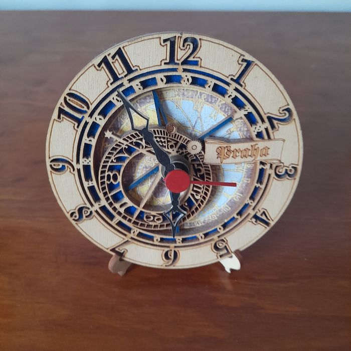 Relogio madeira artesanal Chequia