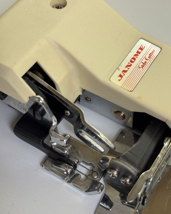 Насадка-оверлок Janome