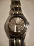 Zegarek kwarcowy Swatch z datownikiem.