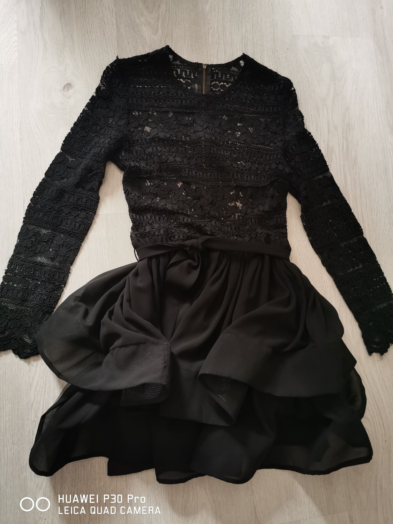 Sukienka czarna koronka