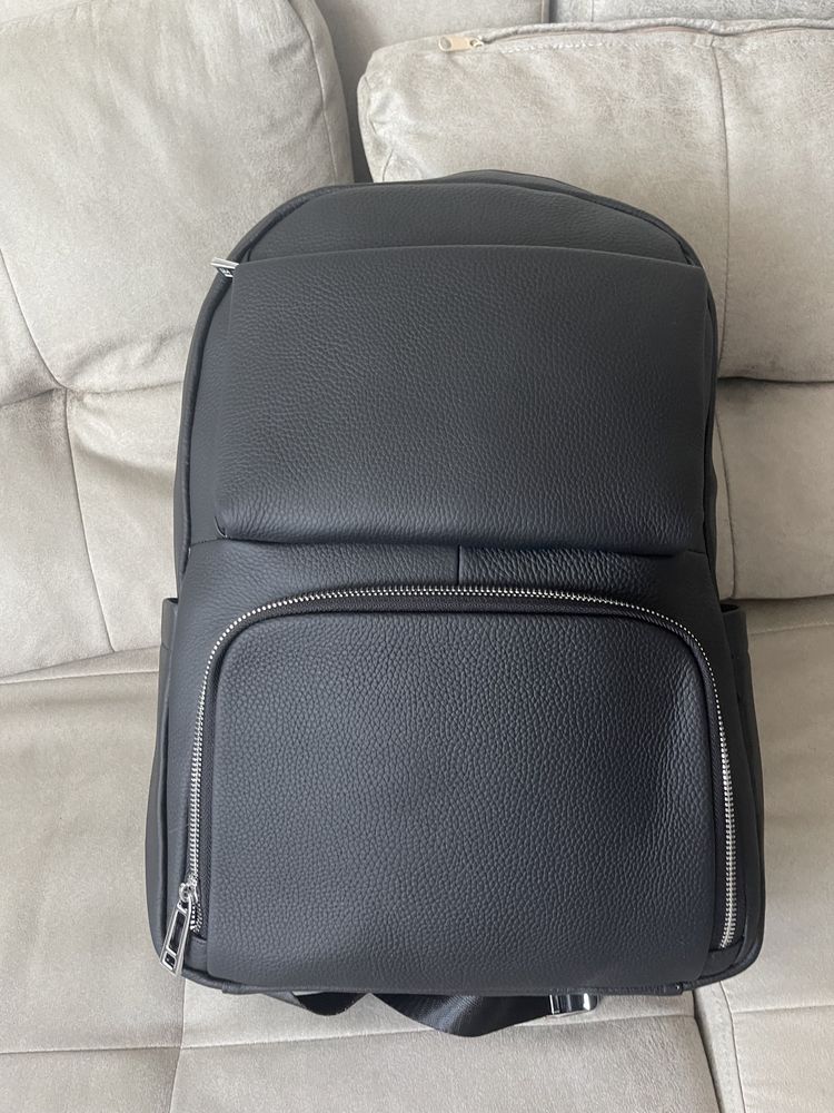 Кожаный рюкзак для ноутбука