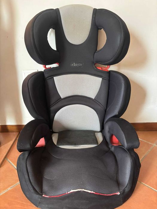 2 cadeiras de segurança para bebé carro