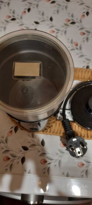 Elektryczny spieniacz do mleka