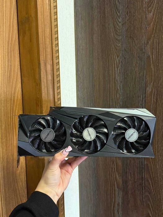 NVIDIA GeForce RTX 3090, 24 GB GDDR6X (ОПИС)